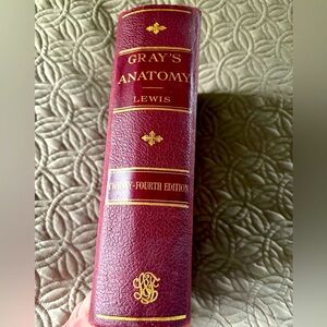 Gray’s Anatomy by Henry Gray, January 1, 1942. 24th edition.❣️